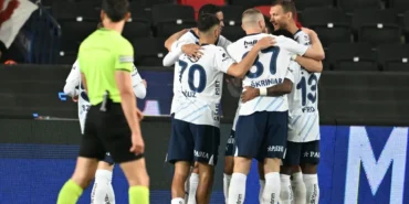 t25_edin-dzeko-ilk-yaridaki-p-387