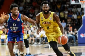 t25_anadolu-efes-yari-finale--909