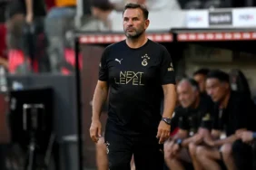 t25_okan-buruktan-sampiyonlar-123