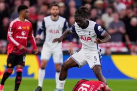 t25_fenerbahce-yves-bissoumad-222