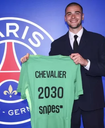 t25_psg-lucas-chevalier-trans-816