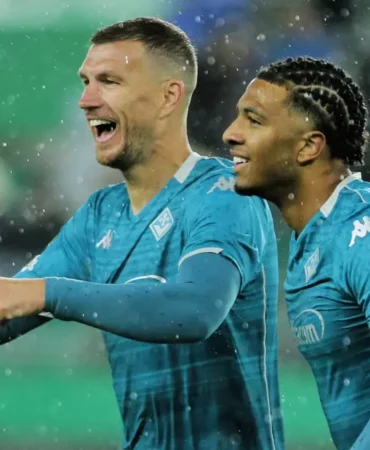 t25_edin-dzeko-atti-fiorentin-908