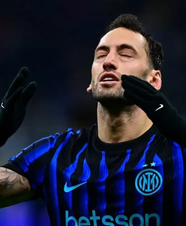 t25_interde-hakan-calhanoglu--283
