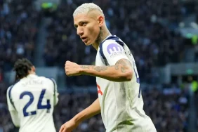 t25_tottenham-richarlisonun-b-335