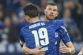 t25_edin-dzeko-schalkeyi-sirt-853