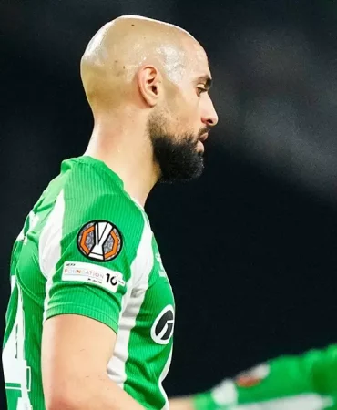 t25_real-betis-sofyan-amrabat-516
