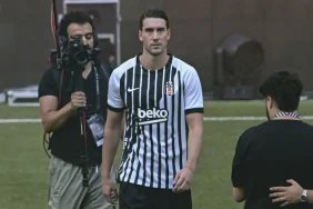 t25_besiktas-vlahovici-uefa-l-126