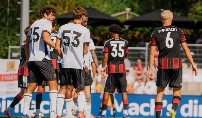 t25_eintracht-frankfurt-hazir-296