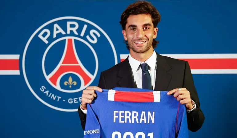 t25_psg-ferran-torres-transfe-309